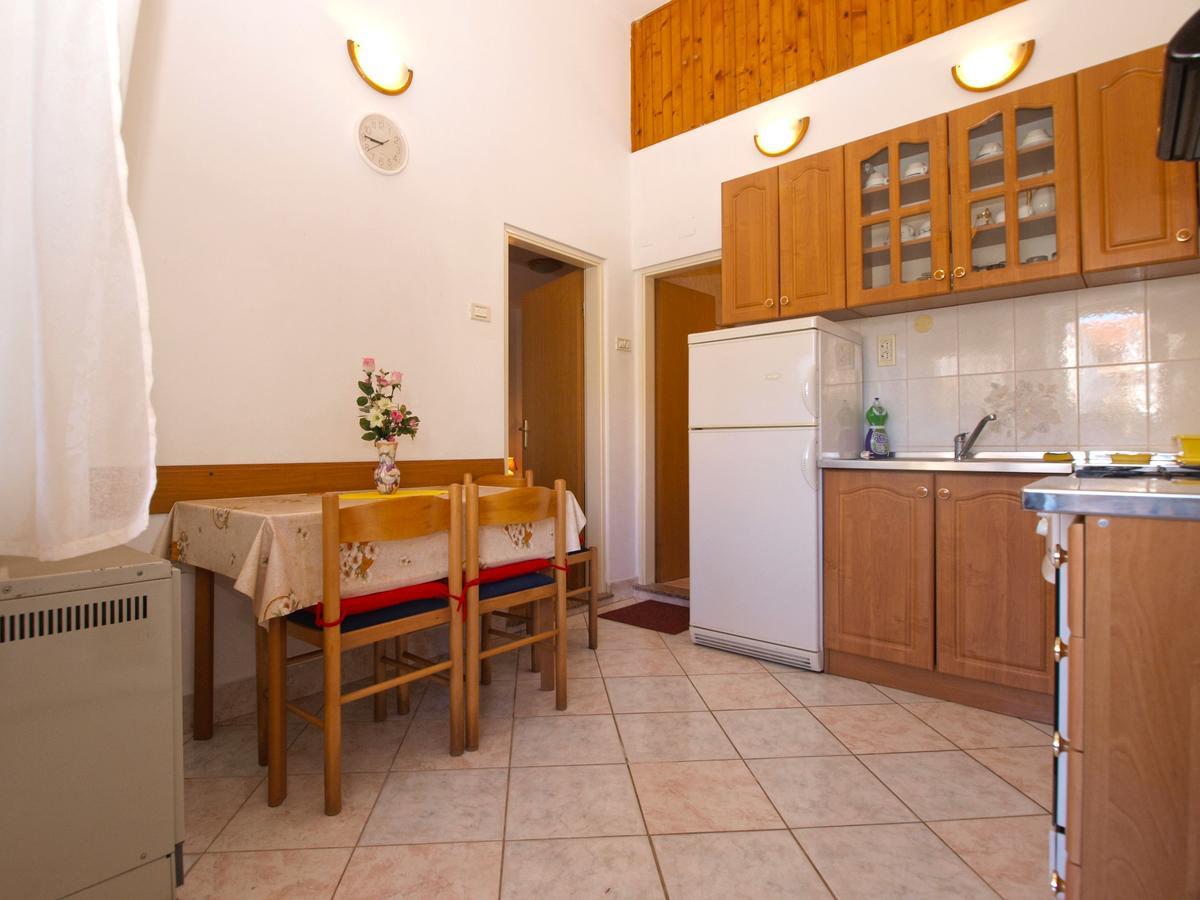 Apartments Mladen 1588 Pula Exterior photo